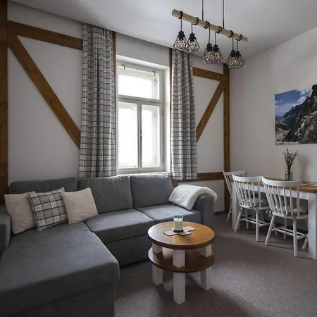 Srnka S Vyhladom Na Vysoke Tatry